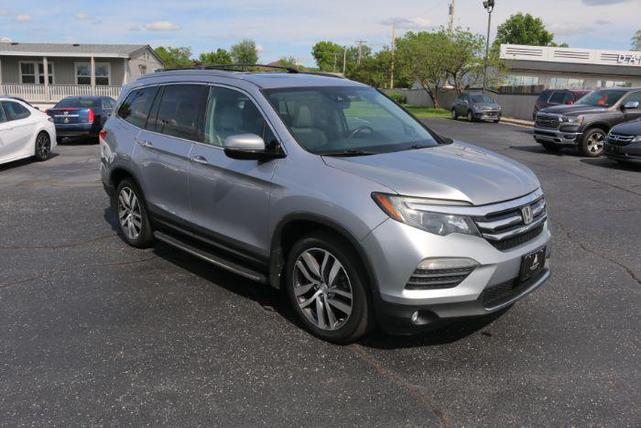 Photo of 2018 Lunar Silver Metallic Honda Pilot