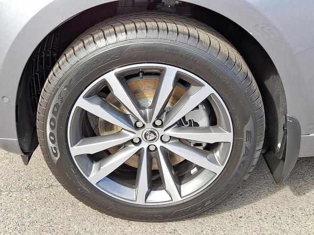 Photo of 2026 Eiger Grey Metallic - 1DF Jaguar F-PACE