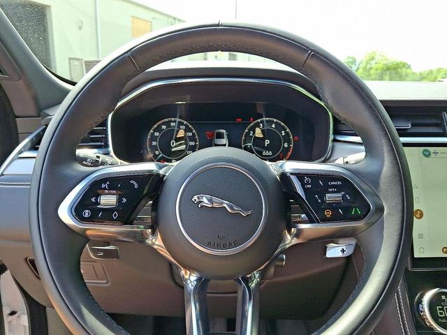 Photo of 2025 Ligurian Black SV Bespoke Ultra Metallic Satin Jaguar F-PACE