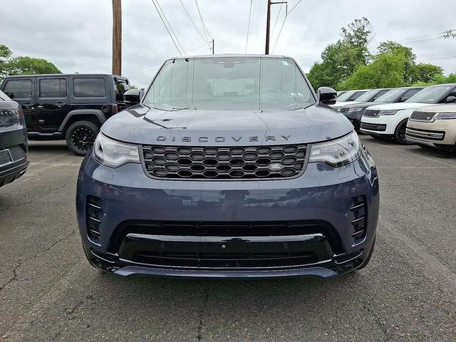 Photo of 2024 Varesine Blue Metallic Land Rover Discovery