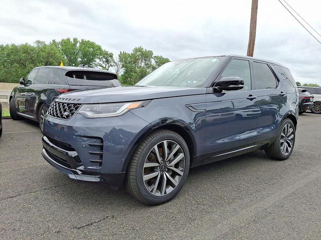 Photo of 2024 Varesine Blue Metallic Land Rover Discovery