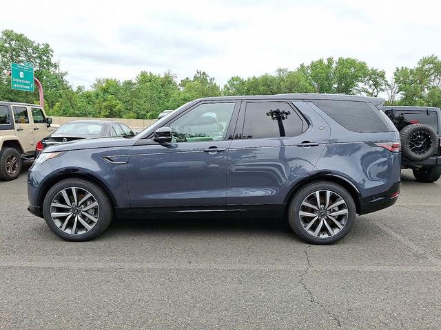Photo of 2024 Varesine Blue Metallic Land Rover Discovery