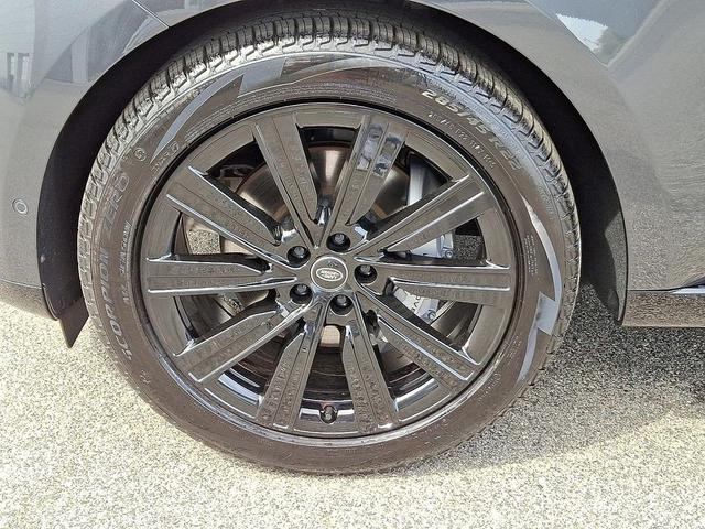 Photo of 2025 Carpathian Grey Premium Metallic Land Rover Range Rover