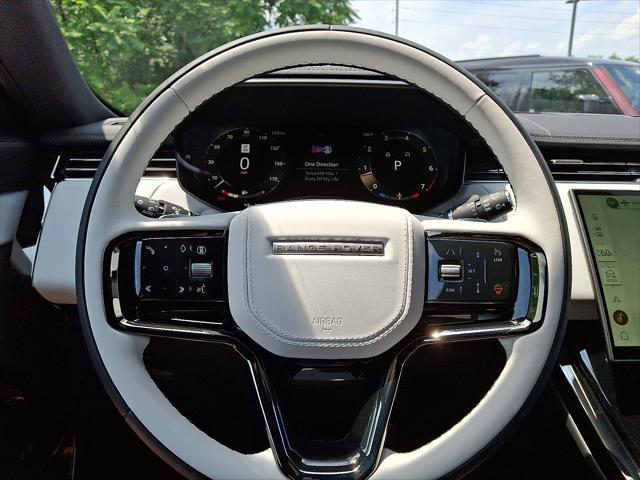 Photo of 2025 Fuji White Land Rover Range Rover Sport