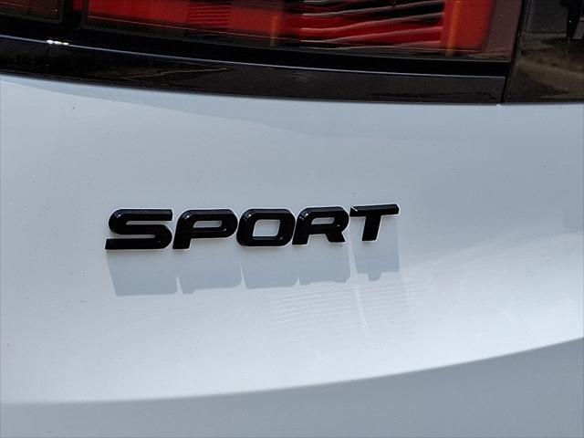 Photo of 2025 Fuji White Land Rover Range Rover Sport