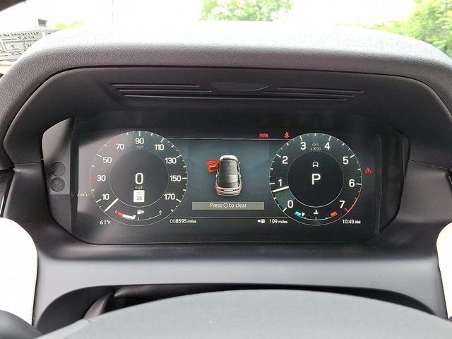 Photo of 2024 Santoriniblack Land Rover Discovery Sport