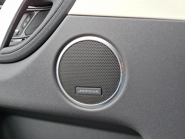 Photo of 2024 Santoriniblack Land Rover Discovery Sport