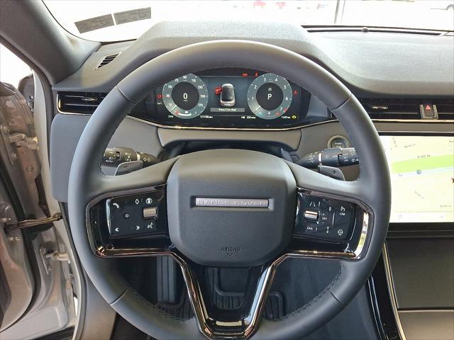 Photo of 2026 Seoul Pearl Silver Metallic Land Rover Range Rover Evoque