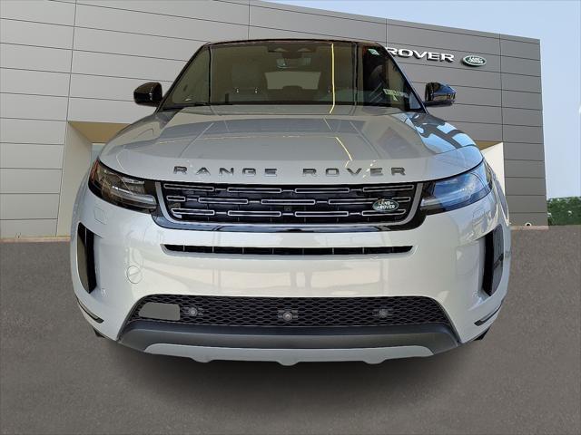 Photo of 2026 Seoul Pearl Silver Metallic Land Rover Range Rover Evoque