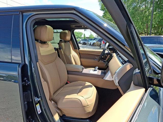 Photo of 2025 Belgravia Green Metallic - 1DV Land Rover Range Rover