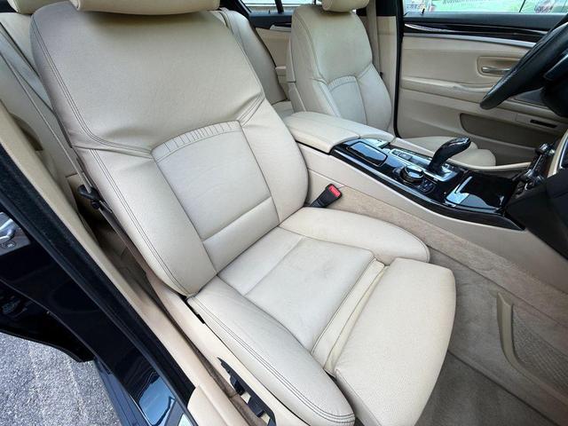 Photo of 2015 Blue BMW 550