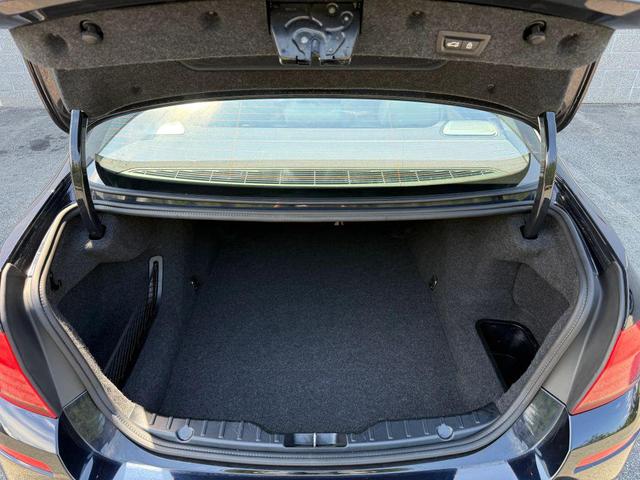 Photo of 2015 Blue BMW 550