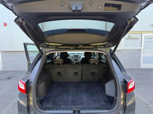Photo of 2020 Nightfall Gray Metallic Chevrolet Equinox