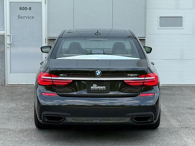 Photo of 2016 Black BMW 750
