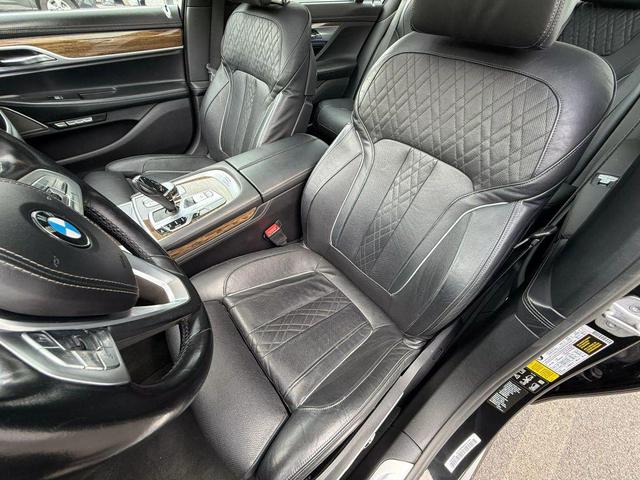 Photo of 2016 Black BMW 750