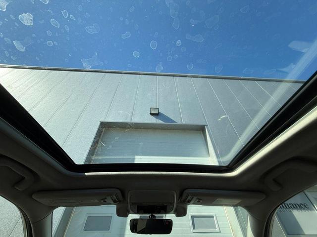 Photo of 2019 Crystal White Pearl Subaru Forester