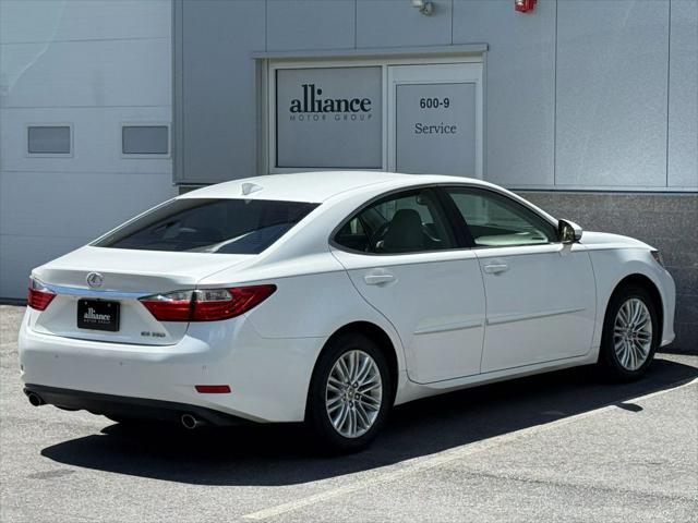 Photo of 2015 Ultra White Lexus ES 350