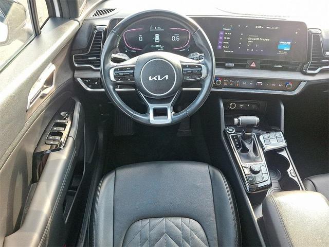 Photo of 2023 Glacial White Pearl Kia Sportage