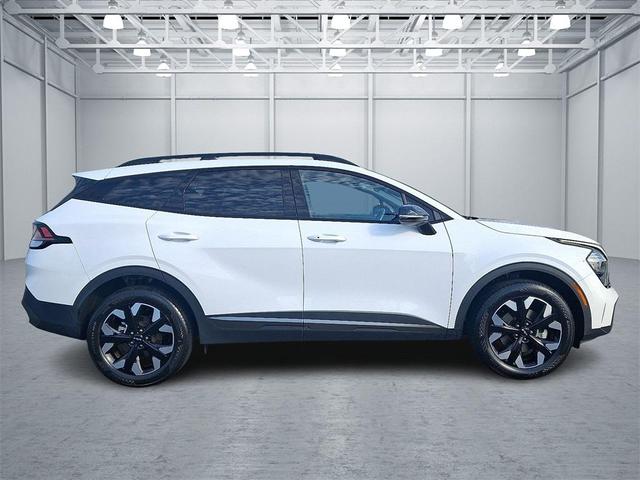 Photo of 2023 Glacial White Pearl Kia Sportage