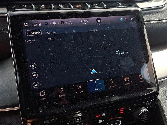 Photo of 2023 Diamond Black Crystal Pearlcoat Jeep Grand Cherokee