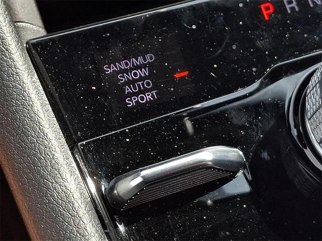 Photo of 2023 Diamond Black Crystal Pearlcoat Jeep Grand Cherokee