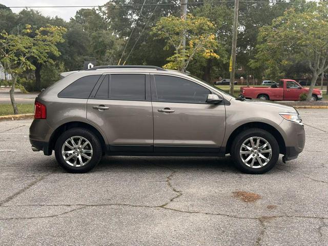 Photo of 2013 Gold Ford Edge