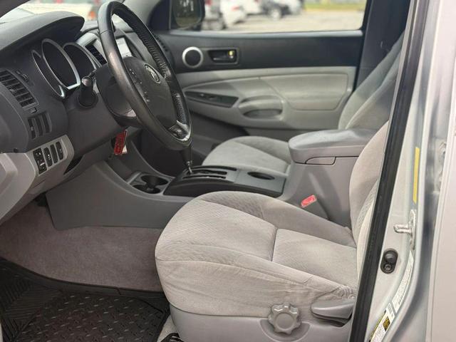 Photo of 2009 Silver Toyota Tacoma