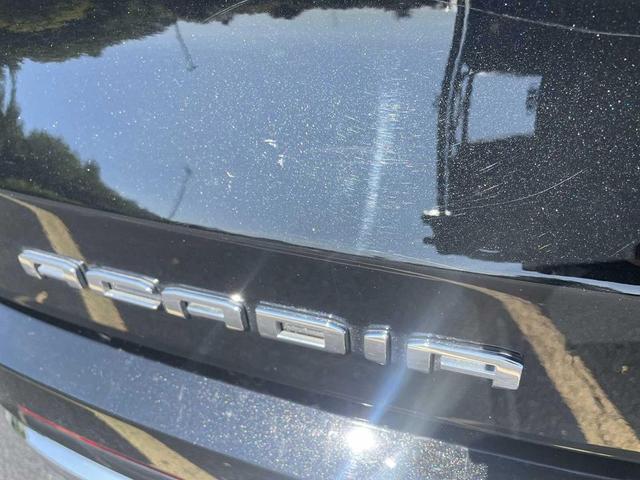 Photo of 2022 Ebony Twilight Metallic GMC Acadia