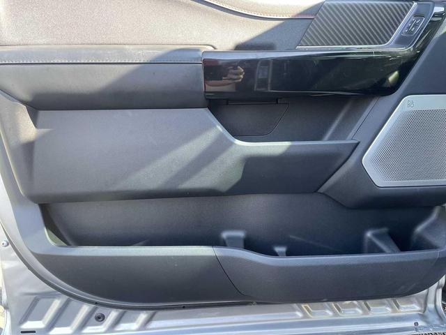 Photo of 2023 Iconic Silver Metallic Ford F-150