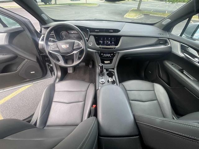 Photo of 2025 Argent Silver Metallic Cadillac XT5