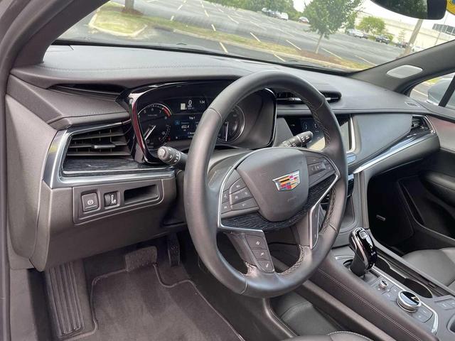 Photo of 2025 Argent Silver Metallic Cadillac XT5