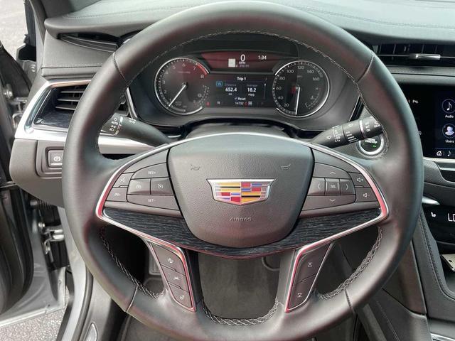 Photo of 2025 Argent Silver Metallic Cadillac XT5