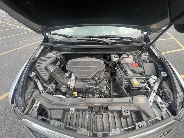 Photo of 2025 Argent Silver Metallic Cadillac XT5