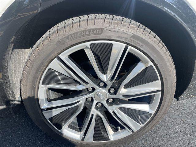 Photo of 2024 Crystal White Tricoat Cadillac LYRIQ