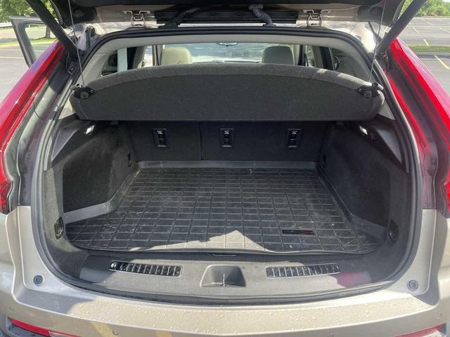 Photo of 2022 Latte Metallic Cadillac XT4