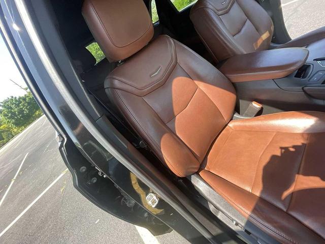 Photo of 2021 Stellar Black Metallic Cadillac XT5