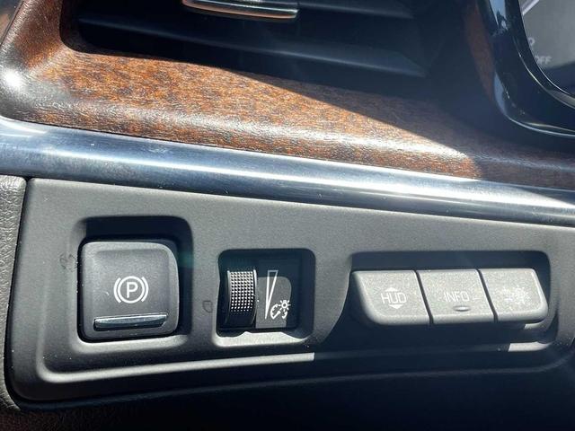 Photo of 2021 Stellar Black Metallic Cadillac XT5