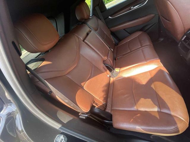 Photo of 2021 Stellar Black Metallic Cadillac XT5