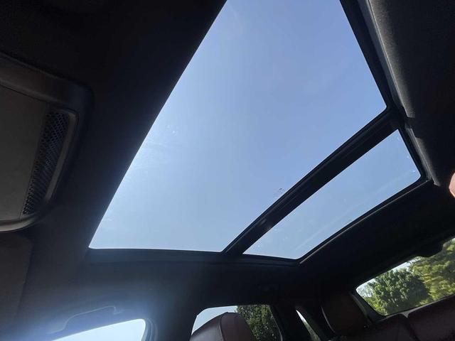 Photo of 2021 Stellar Black Metallic Cadillac XT5
