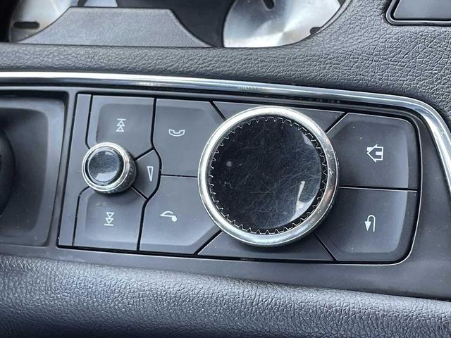 Photo of 2021 Stellar Black Metallic Cadillac XT5