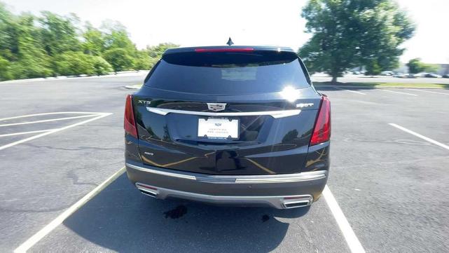 Photo of 2021 Stellar Black Metallic Cadillac XT5