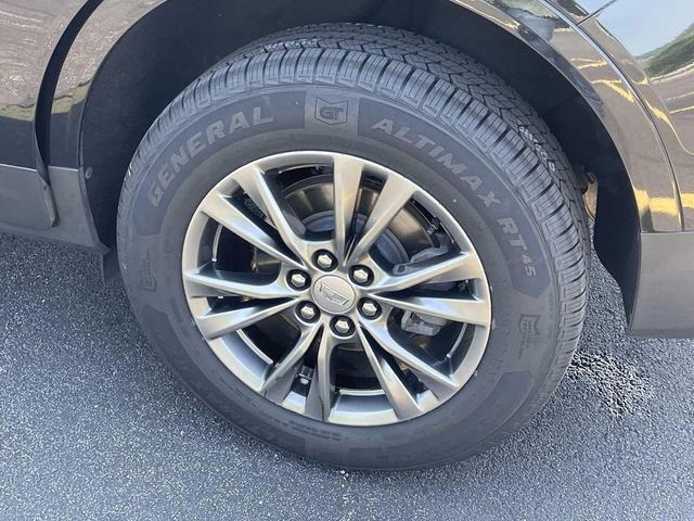 Photo of 2021 Stellar Black Metallic Cadillac XT5
