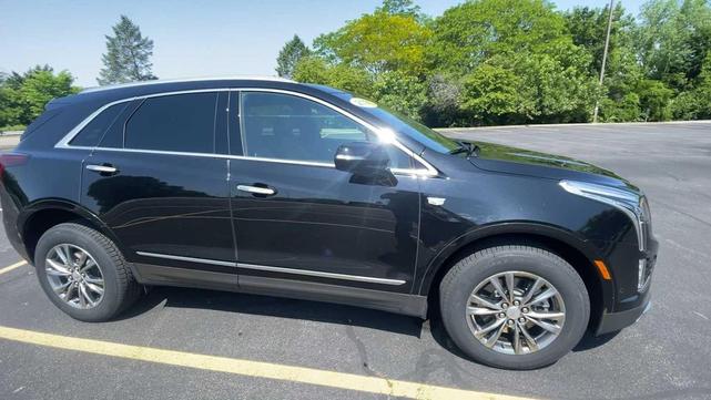 Photo of 2021 Stellar Black Metallic Cadillac XT5