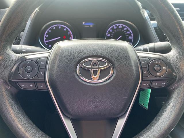 Photo of 2018 Super White Toyota Camry