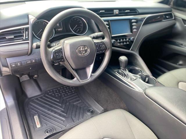 Photo of 2018 Super White Toyota Camry