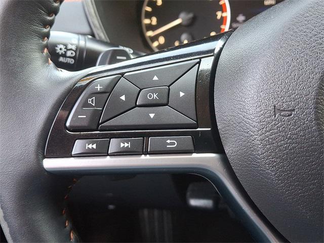 Photo of 2020 Super Black Clearcoat Nissan Altima