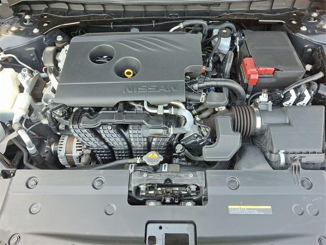 Photo of 2020 Super Black Clearcoat Nissan Altima