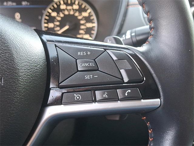 Photo of 2020 Super Black Clearcoat Nissan Altima