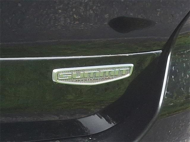 Photo of 2022 Diamond Black Crystal Pearlcoat Jeep Grand Cherokee L