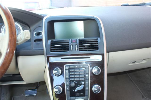 Photo of 2012 TAN Volvo XC60